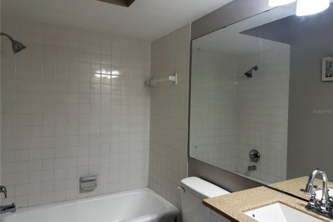 Townhouse in Wesley Chapel, Florida 3 bedrooms, 156.82 sq.m. № 1527262 - photo 13