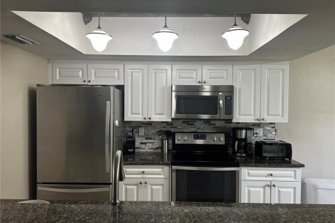 Townhouse in Wesley Chapel, Florida 3 bedrooms, 156.82 sq.m. № 1527262 - photo 8