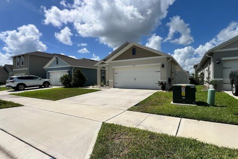 House in Saint Cloud, Florida 3 bedrooms, 152.82 sq.m. № 1792764 - photo 5