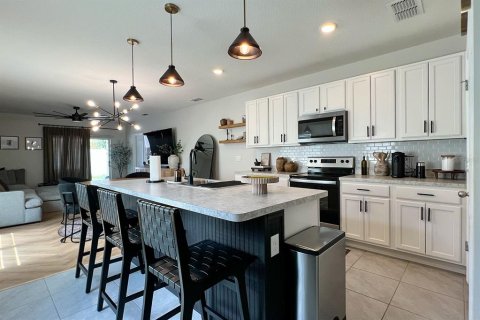 House in Saint Cloud, Florida 3 bedrooms, 152.82 sq.m. № 1792764 - photo 13