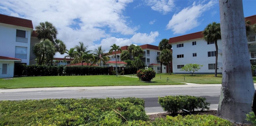 Condo in Hallandale Beach, Florida, 1 bedroom  № 1228768
