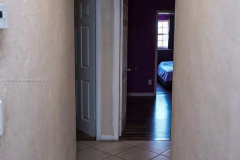 House in West Park, Florida 3 bedrooms, 132.66 sq.m. № 1776051 - photo 15