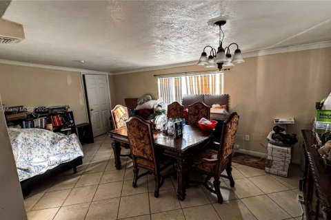 House in West Park, Florida 3 bedrooms, 132.66 sq.m. № 1776051 - photo 10