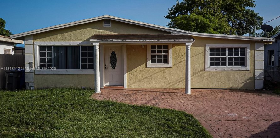 House in West Park, Florida 3 bedrooms, 132.66 sq.m. № 1776051