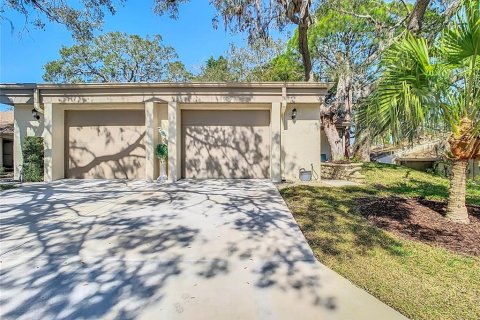 House in Tarpon Springs, Florida 2 bedrooms, 89.65 sq.m. № 1532585 - photo 1
