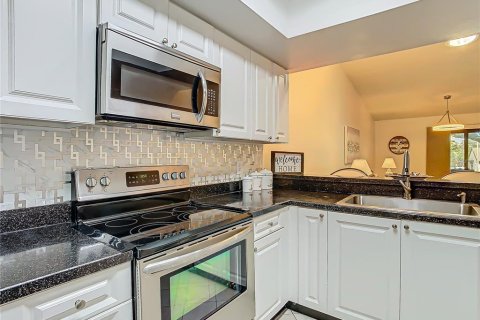 House in Tarpon Springs, Florida 2 bedrooms, 89.65 sq.m. № 1532585 - photo 5