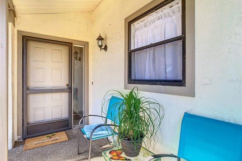 House in Tarpon Springs, Florida 2 bedrooms, 89.65 sq.m. № 1532585 - photo 2