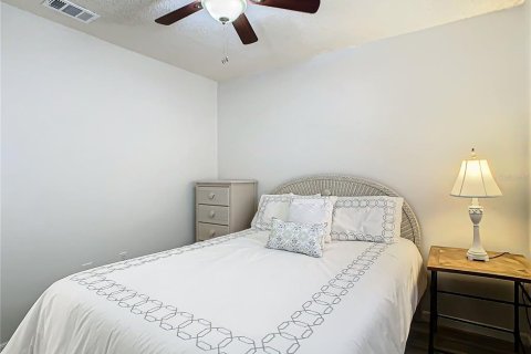 House in Tarpon Springs, Florida 2 bedrooms, 89.65 sq.m. № 1532585 - photo 12