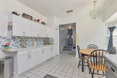 Купить виллу или дом в Палм-Харбор, Флорида 7 комнат, 181.16м2, № 2093523 - фото 6
