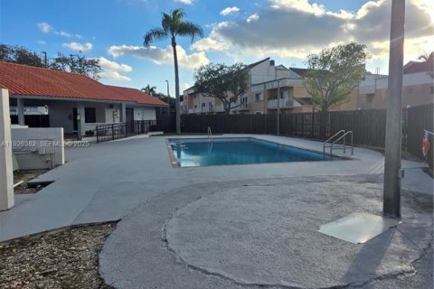 Copropriété à louer à Miami, Floride: 2 chambres, 88.26 m2 № 1985715 - photo 3