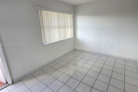 Copropriété à louer à Miami, Floride: 2 chambres, 88.26 m2 № 1985715 - photo 8