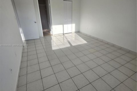 Copropriété à louer à Miami, Floride: 2 chambres, 88.26 m2 № 1985715 - photo 14