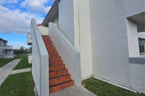 Copropriété à louer à Miami, Floride: 2 chambres, 88.26 m2 № 1985715 - photo 6