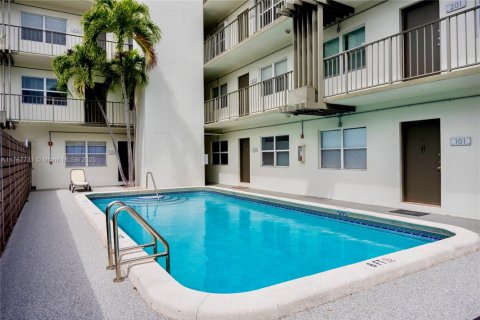Copropriété à vendre à Fort Lauderdale, Floride: 1 chambre, 53.88 m2 № 2061914 - photo 22