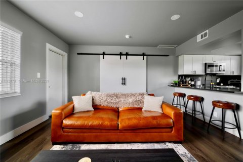 Condo in Fort Lauderdale, Florida, 1 bedroom  № 2061914