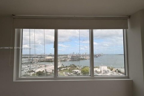 Copropriété à louer à Miami, Floride: 2 chambres, 98.29 m2 № 2065585 - photo 19