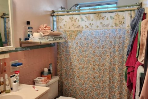 House in Miami, Florida 3 bedrooms, 131.36 sq.m. № 1984772 - photo 8