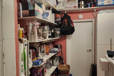 House in Miami, Florida 3 bedrooms, 131.36 sq.m. № 1984772 - photo 11