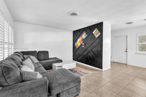 Immobilier commercial à vendre à Boynton Beach, Floride: 165.55 m2 № 1994914 - photo 4