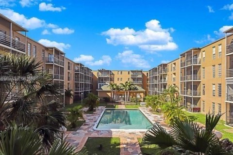 Condo à Lauderdale Lakes, Floride, 2 chambres  № 1980510