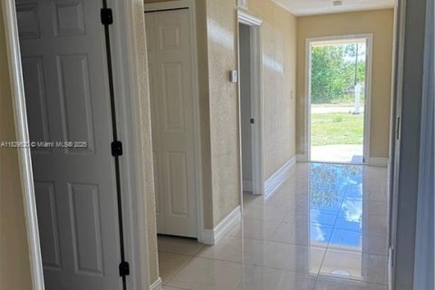 Propiedad comercial en venta en Lehigh Acres, Florida № 1955765 - foto 25