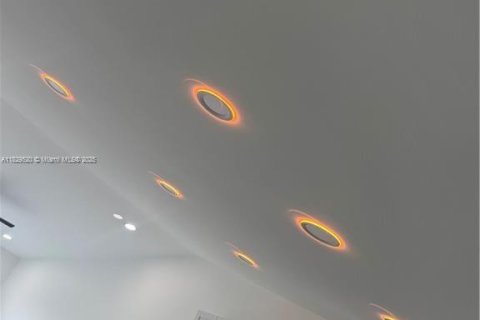 Propiedad comercial en venta en Lehigh Acres, Florida № 1955765 - foto 22