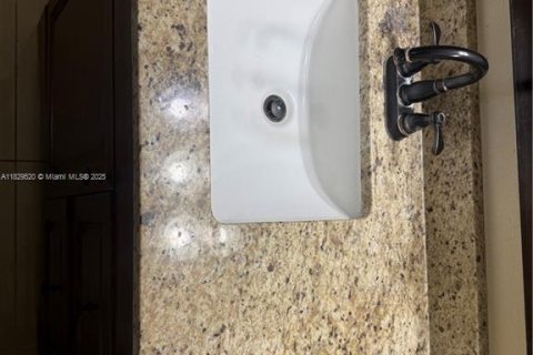 Propiedad comercial en venta en Lehigh Acres, Florida № 1955765 - foto 29