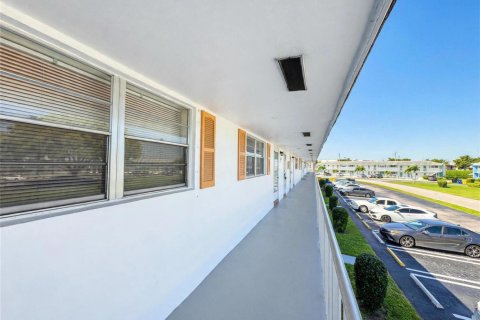 Condo in Boynton Beach, Florida, 2 bedrooms  № 2263190 - photo 4