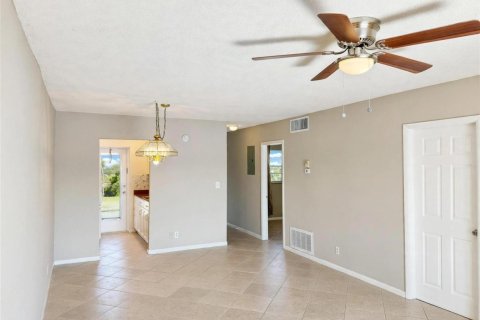 Condo in Boynton Beach, Florida, 2 bedrooms  № 2263190 - photo 17