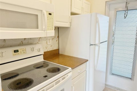 Condo in Boynton Beach, Florida, 2 bedrooms  № 2263190 - photo 8