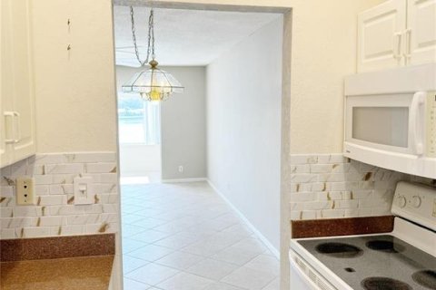 Condo in Boynton Beach, Florida, 2 bedrooms  № 2263190 - photo 9