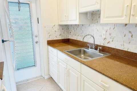Condo in Boynton Beach, Florida, 2 bedrooms  № 2263190 - photo 7