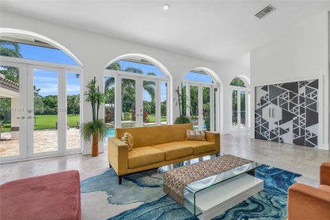 House in Southwest Ranches, Florida 5 bedrooms, 388.05 sq.m. № 1468520 - photo 15