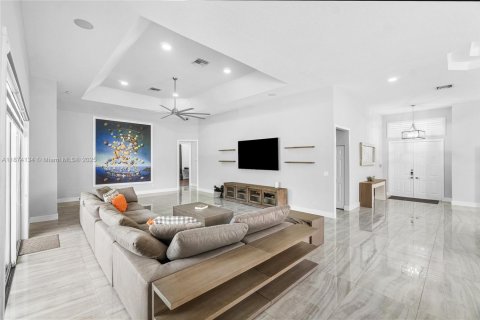 Casa en venta en Coral Springs, Florida, 4 dormitorios, 333.7 m2 № 1925078 - foto 2