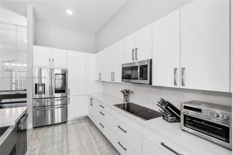 Casa en venta en Coral Springs, Florida, 4 dormitorios, 333.7 m2 № 1925078 - foto 11