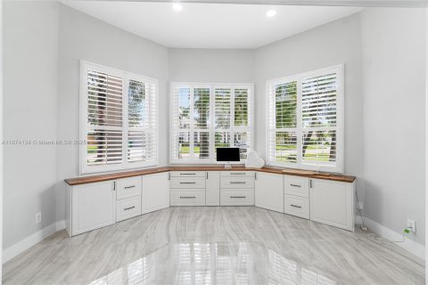 Casa en venta en Coral Springs, Florida, 4 dormitorios, 333.7 m2 № 1925078 - foto 10