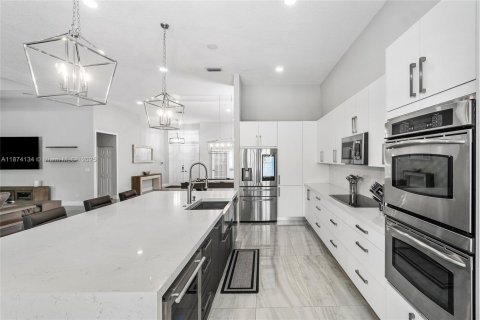 Casa en venta en Coral Springs, Florida, 4 dormitorios, 333.7 m2 № 1925078 - foto 1