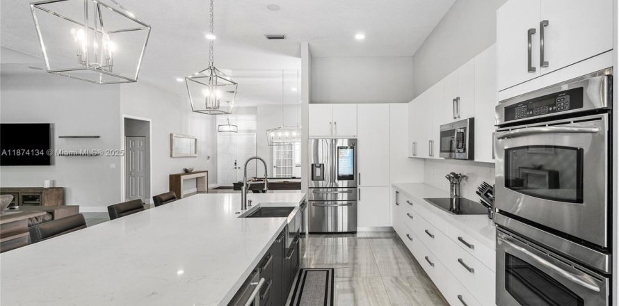 Casa en Coral Springs, Florida 4 dormitorios, 333.7 m2 № 1925078