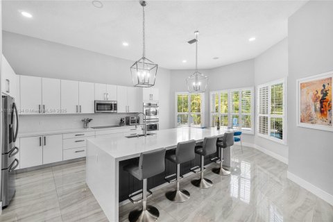 Casa en venta en Coral Springs, Florida, 4 dormitorios, 333.7 m2 № 1925078 - foto 7