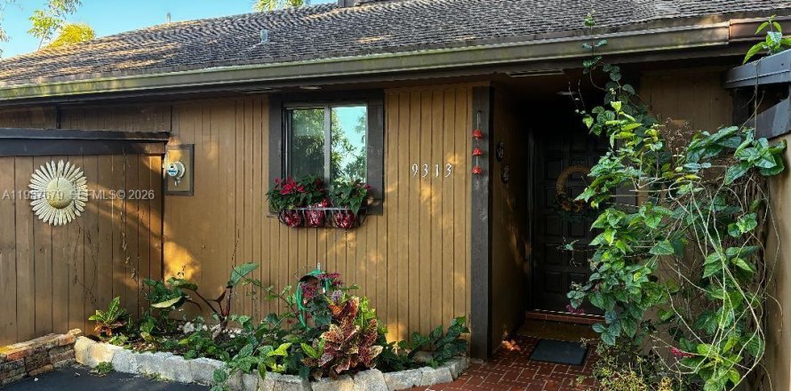 Таунхаус в Майами, Флорида 2 спальни, 90.3м2 № 2049090