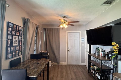 Casa en venta en Tamarac, Florida, 2 dormitorios, 95.13 m2 № 1892875 - foto 22
