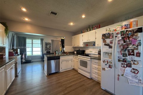 Casa en venta en Tamarac, Florida, 2 dormitorios, 95.13 m2 № 1892875 - foto 15