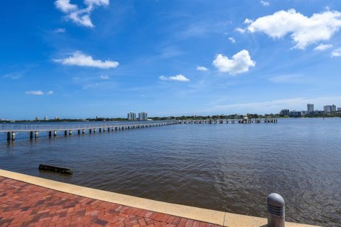 Condo in Daytona Beach, Florida, 2 bedrooms  № 1655863 - photo 28