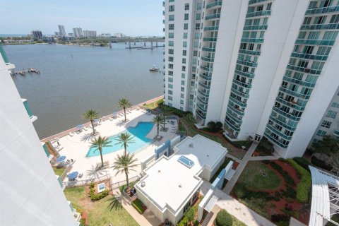 Condo in Daytona Beach, Florida, 2 bedrooms  № 1655863 - photo 23