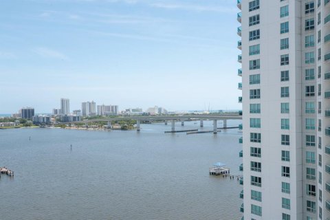 Condo in Daytona Beach, Florida, 2 bedrooms  № 1655863 - photo 25