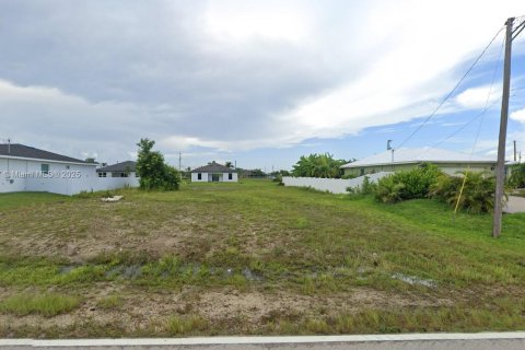 Terreno en venta en Cape Coral, Florida № 1985023 - foto 1