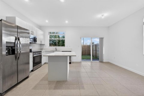 Adosado en alquiler en Homestead, Florida, 3 dormitorios, 123.37 m2 № 2066095 - foto 14