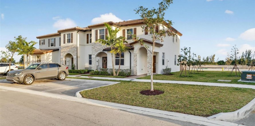 Adosado en Homestead, Florida 3 dormitorios, 123.37 m2 № 2066095