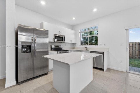 Adosado en alquiler en Homestead, Florida, 3 dormitorios, 123.37 m2 № 2066095 - foto 13