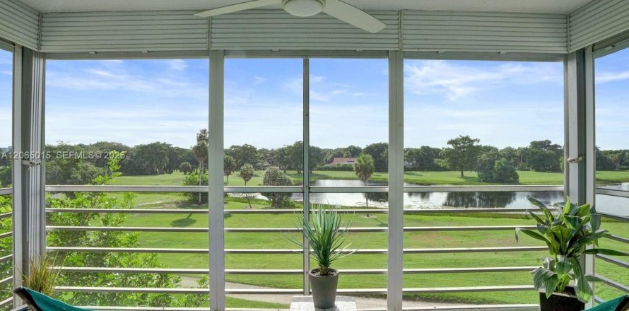 Condo in Pompano Beach, Florida, 3 bedrooms № 2278518